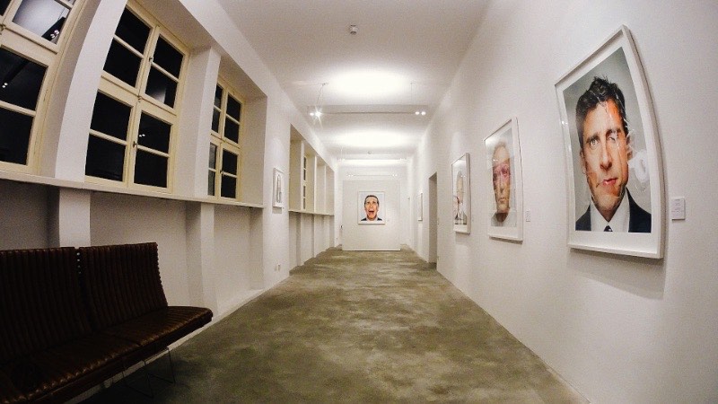 Os retratos de Martin Schoeller numa exposição em Berlin width=