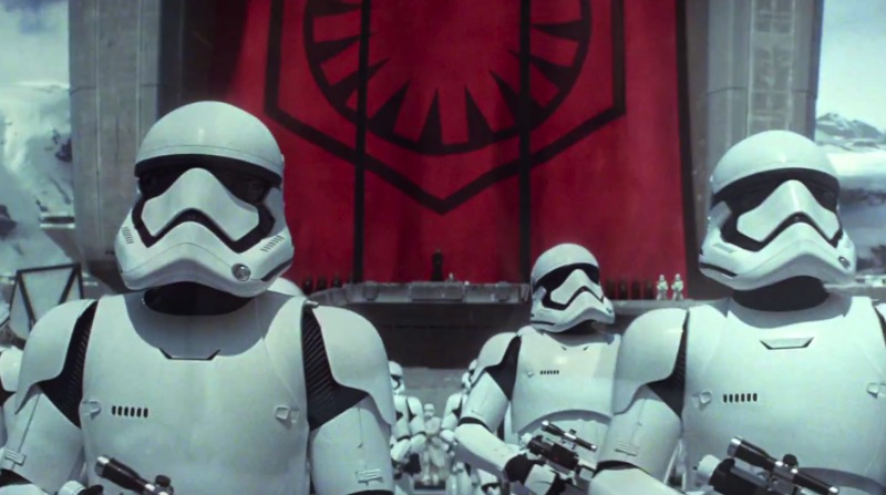 É com uma felicidade fora do comum que publico esse que é o trailer mais empolgante de Star Wars da história. Não estou brincando não.