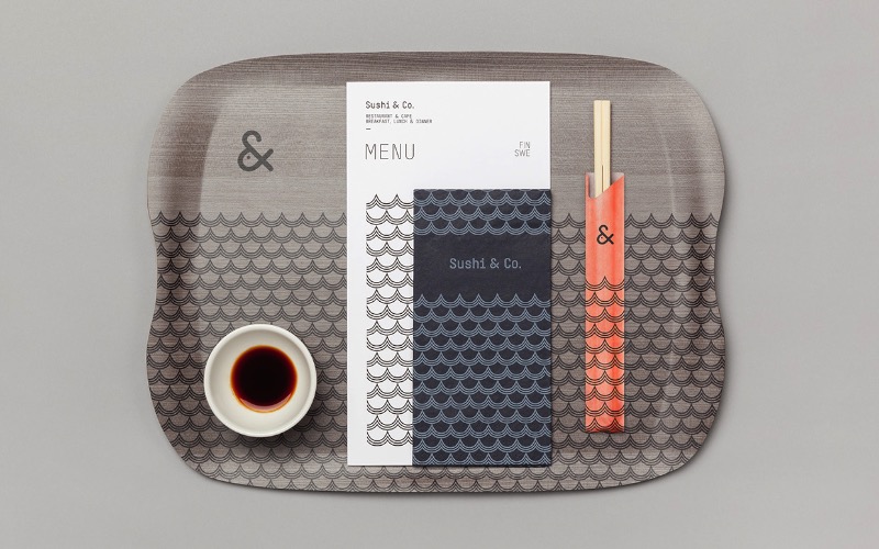 Sushi & Co. é o nome de um restaurante de sushis num navio de cruzeiro no Mar Báltico. Eles precisavam de uma nova identidade visual e um logo e o pessoal da BOND Creative Agency resolveu esse problema de um jeito que eu adorei.