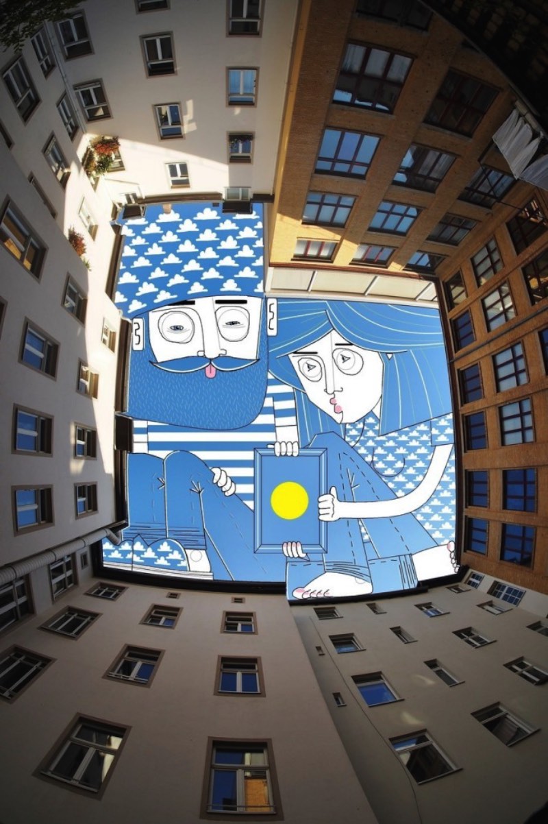 Thomas Lamadieu é um ilustrador francês que criou uma forma bem interessante de misturar fotografias e seus desenhos. Ele faz isso pintando céus. É sério.