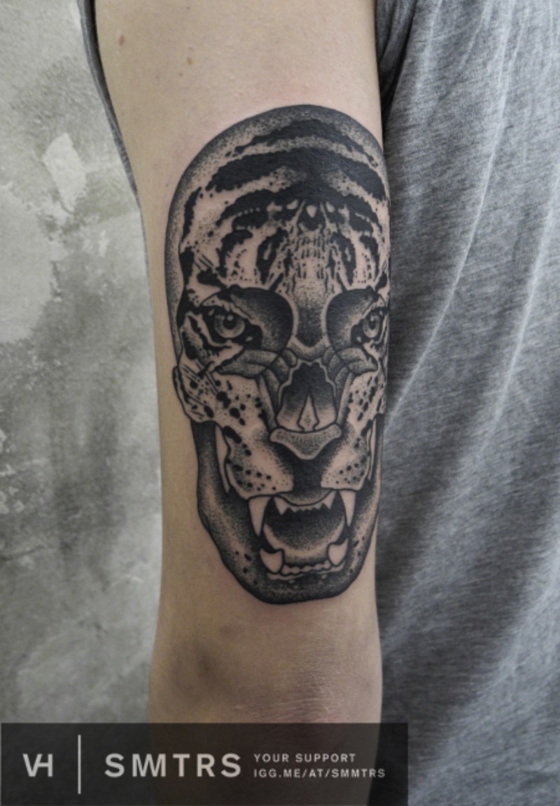 Valentin Hirsch é um dos tatuadores mais famosos aqui de Berlin. Seu trabalho é, normalmente, cercado de temas de animais e feitos usando a técnica de pontilhismo.