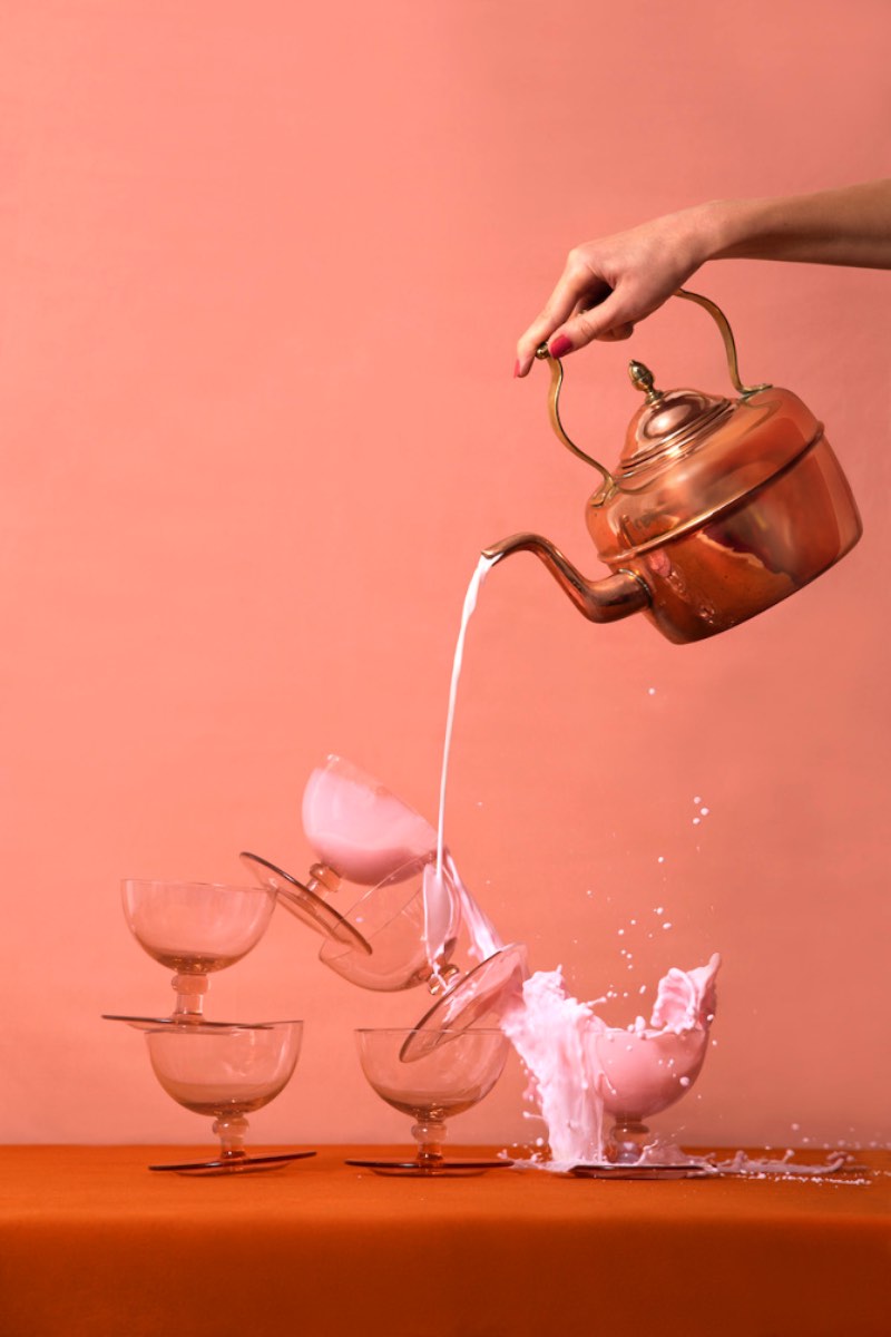 Aleksandra Kingo é uma fotógrafa da Lituânia baseada em Londres e cujo trabalho beira o surrealismo.