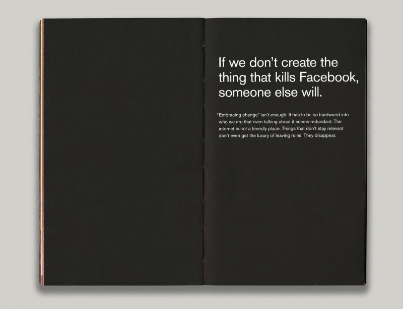 O Pequeno Livro Vermelho do Facebook foi a forma com a qual esse gigante da internet inventou para poder se explicar para seus funcionários.