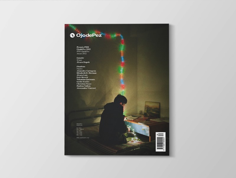 Gema Navarro é uma diretora de arte espanhola baseada em Madrid que tem um portfolio voltado para design gráfico editorial fenomenal. Pessoalmente, adoro o trabalho editorial que ela faz para a revista Makeshift e você pode ver a qualidade do trabalho dela logo abaixo.