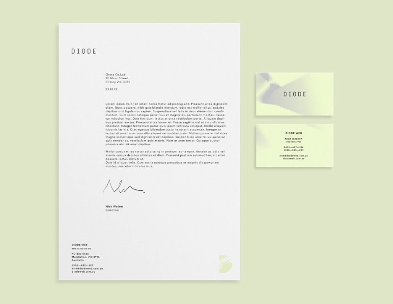 O Grosz Co.Lab é uma consultoria inter disciplinar de design voltada para solucionar problemas estratégicos de forma criativa. Lá de Melbourne, na Austrália, eles produzem uma série de materiais que misturam o mundo analógico com o digital e foi esse um dos pontos que mais me chamou a atenção no material que encontrei no site deles.