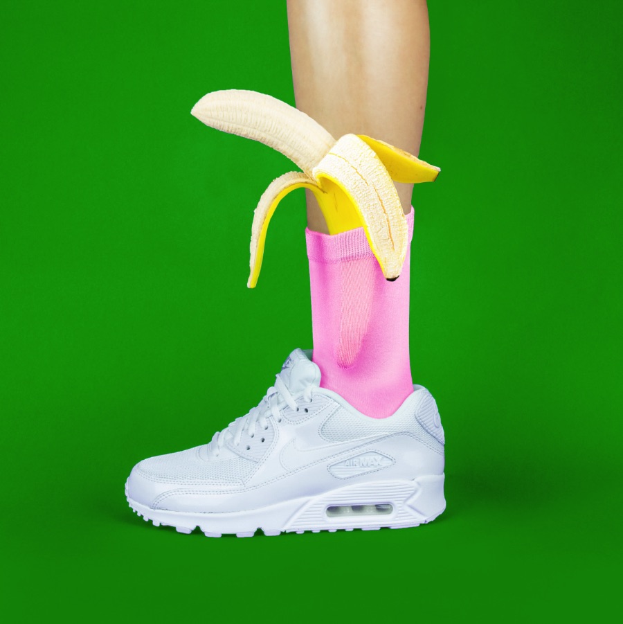 Leta Sobierajski é uma designer multidisciplinar e diretora de arte baseada em Nova Iorque. O trabalho dela combina elementos tradicionais do design gráfico com fotografia e arte para criar imagens únicas.