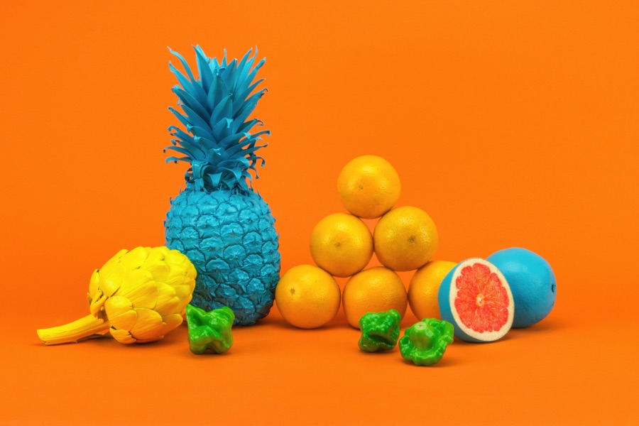 Leta Sobierajski é uma designer multidisciplinar e diretora de arte baseada em Nova Iorque. O trabalho dela combina elementos tradicionais do design gráfico com fotografia e arte para criar imagens únicas.