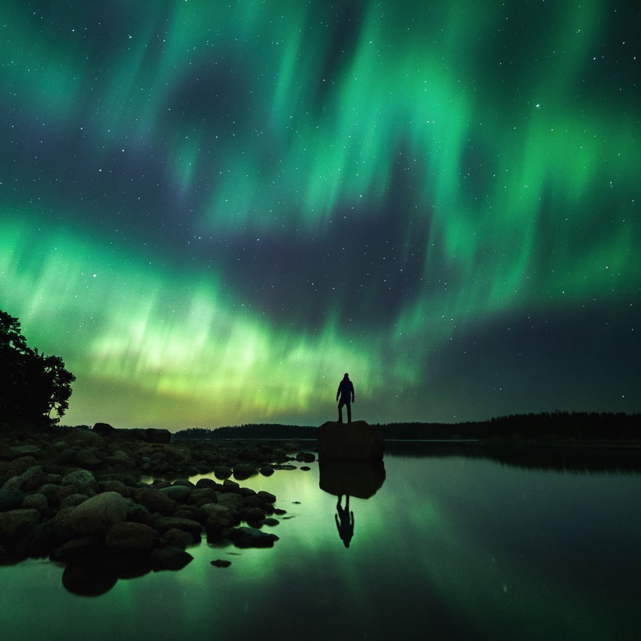 Mikko Lagerstedt é um fotógrafo finlandês cuja fotografia de paisagens é fenomenal. Suas técnicas de pós produção somada com a beleza do cenário produziram fotos como as abaixo.