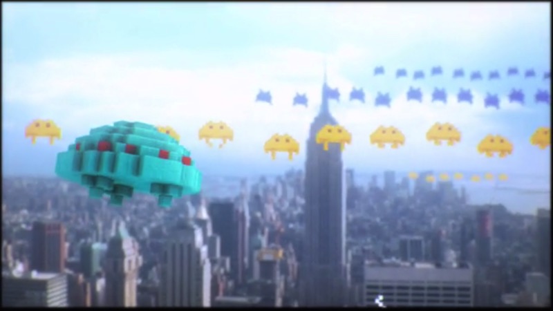 Pixels, o filme que acabou com a carreira do Adam Sandler, surgiu depois de que alguém assistiu o curta metragem abaixo. Nesse video, Nova Iorque é invadida por criaturas de 8-Bits e elas fazem o que que elas fazem nos video games que as originaram.