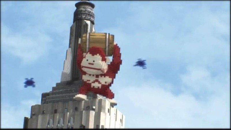 Pixels, o filme que acabou com a carreira do Adam Sandler, surgiu depois de que alguém assistiu o curta metragem abaixo. Nesse video, Nova Iorque é invadida por criaturas de 8-Bits e elas fazem o que que elas fazem nos video games que as originaram.