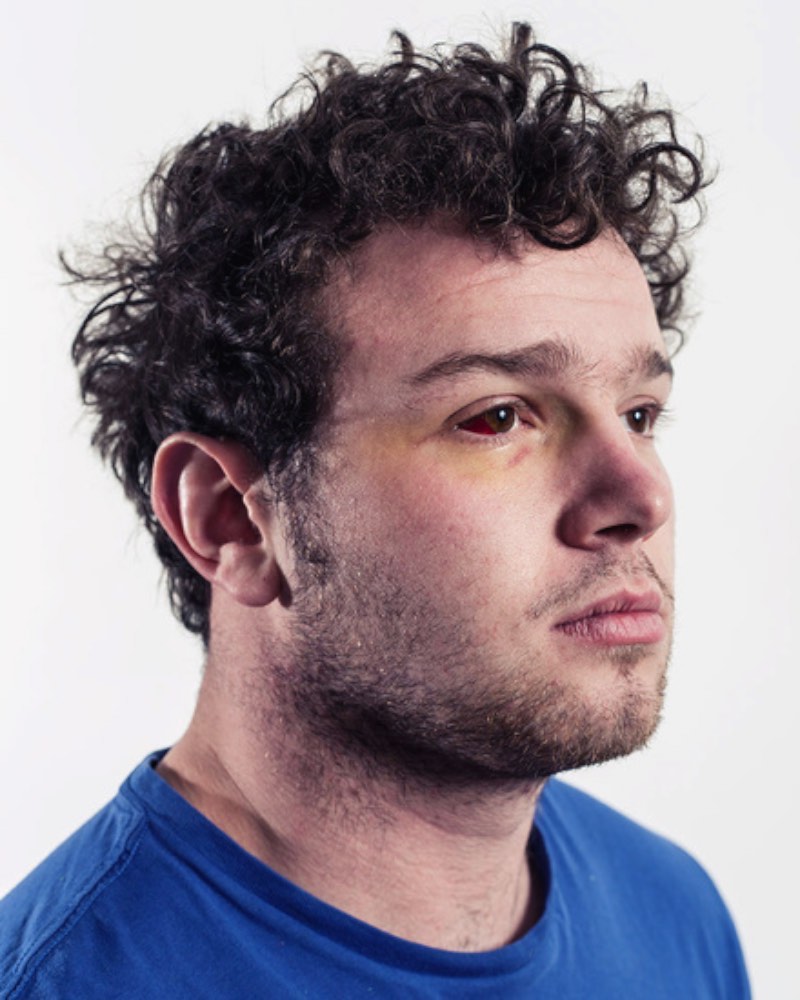 Acabei de descobrir o portfólio de fotografia de Craig Gibson e posso dizer que já sou fã do que ele anda fazendo. Principalmente, gosto muito da forma com a qual ele trabalha retratando temas controversos como o batismo de adultos na comunidade da Igreja Batista.