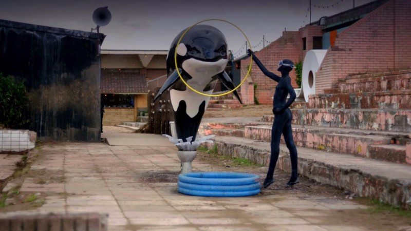 Você já viu aqui uma dezena de fotos sobre o novo projeto de arte do Banksy, o parque temático Dismaland. Mas, para deixar a experiência do parque de diversões ainda mais próximo da nossa realidade, Banksy criou essa espécie de comercial que descreve bem por que todo mundo deveria visitar o local. Além de dar um pequeno preview do que é Dismaland e as obras que podem ser vistas lá dentro.