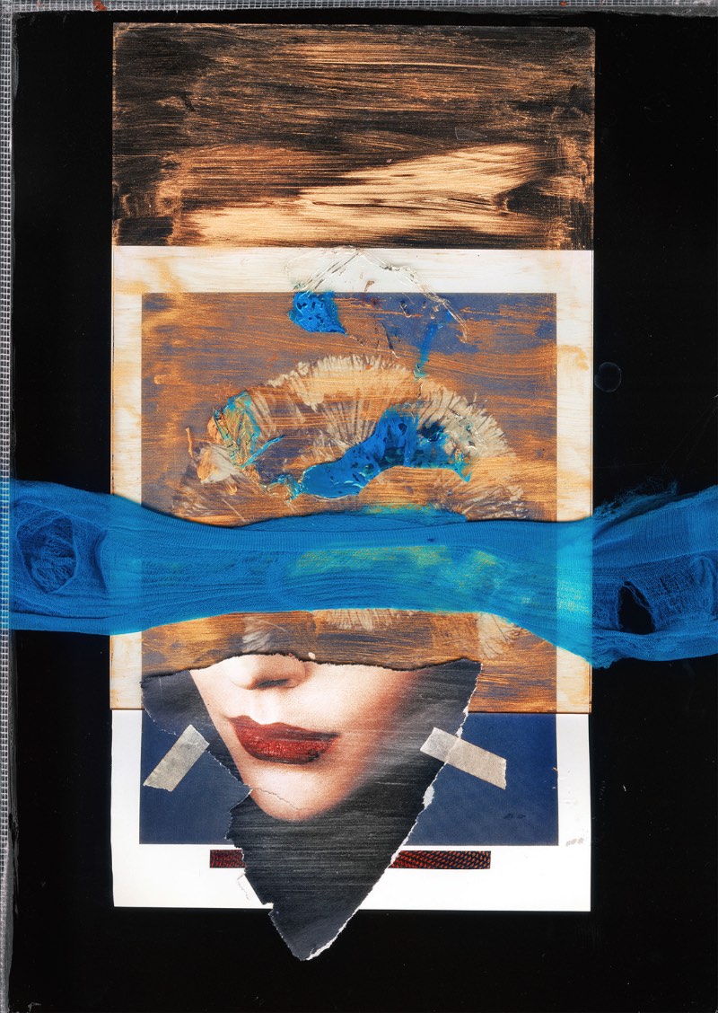 É fácil se perder nos detalhes das colagens e pinturas de John Leigh, mais conhecido online pelo seu pseudônimo Karborn. O artista baseado em Londres trabalha misturando elementos orgânicos com processos digitais e cria colagens cheias de detalhes e histórias. Nas imagens abaixo você vai ver algumas imagens selecionadas direto do seu portfólio online. Se você gostar do que vê, não se esqueça de dar uma passada na loja online dele para, quem sabe, adquirir algumas das suas belíssimas peças.