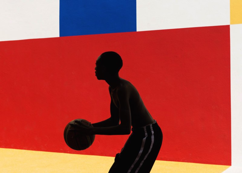 Pigalle Duperré é o resultado da colaboração entre a marca de moda francesa Pigalle e o Ill-Studio. Juntos, eles criaram a quadra de basquete mais colorida que Paris já viu. O nome Pigalle Duperré vem da localização da quadra de basquete. Como ela fica na rua Duperré, ficou fácil usar essa referência ao nomear o lugar. 