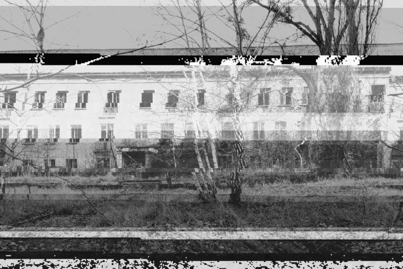 No início de novembro de 2013, participei de um workshop de glitch e data mosh aqui em Berlin e acabei aprendendo algumas técnicas que desconhecia. Já venho tentando minha sorte com glitch tem um tempo mas tudo que eu descobri foi através de pesquisas online e sabia que poderia ser melhor do que aquilo. Saindo do workshop, resolvi levar as técnicas que aprendi até meu limite e foi assim que resolvi começar com o 30 Days of Glitch.