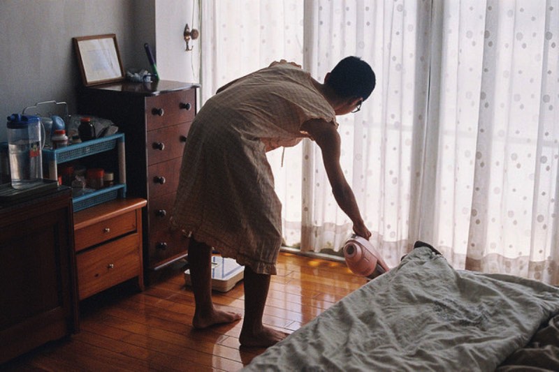 O fotógrafo de Taiwan Chih Hsien Chen documenta a cultura jovem do país de um jeito que só alguém que nasceu e morou na olha consegue fazer. As imagens que ele captura vem de garotas vestidas com camisetas de unhas até crianças mascaradas cavalgando estátuas de elefante e sempre parecem ter um pouco de rebeldia escondida.