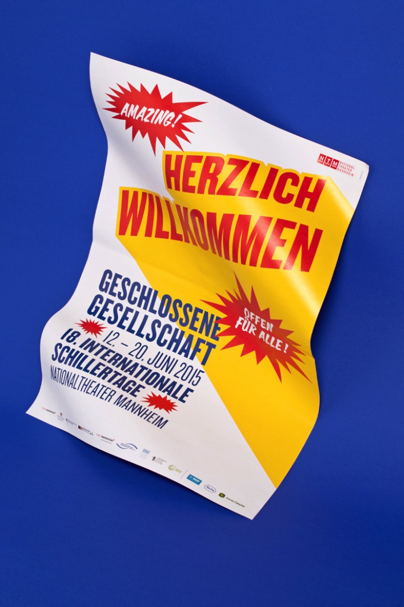 Formdusche Berlin foi fundada em 2004 como um estúdio de design. Lá, eles trabalham desde o conceito até a implementação, ajudando seus clientes em áreas como tipografia, ilustração, branding e design para internet.