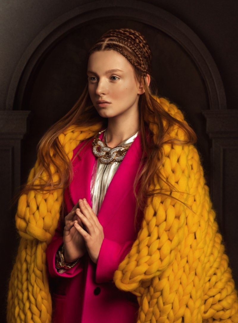IQON é o nome do resultado de mais um fenomenal ensaio fotográfico coordenado por Andrey Yakovlev & Lili Aleeva. Aqui eles usam da iconografia da igreja ortodoxa russa como inspiração para um sessão de fotos de moda. E a gente adorou o resultado final.
