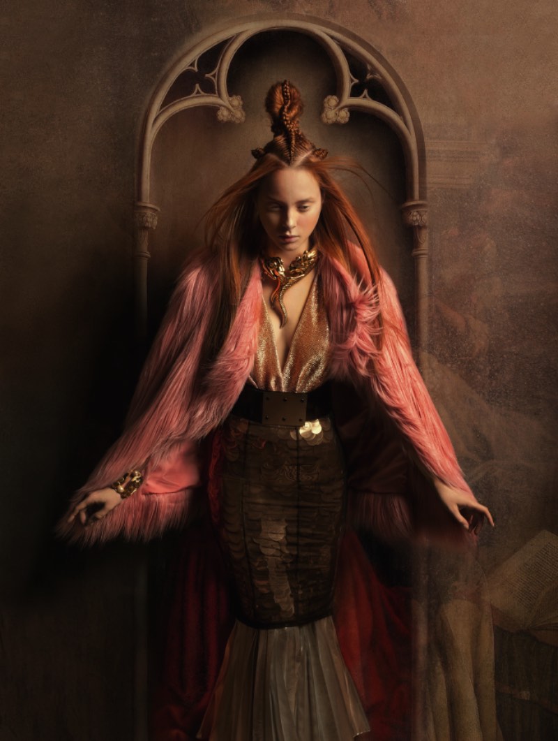 IQON é o nome do resultado de mais um fenomenal ensaio fotográfico coordenado por Andrey Yakovlev & Lili Aleeva. Aqui eles usam da iconografia da igreja ortodoxa russa como inspiração para um sessão de fotos de moda. E a gente adorou o resultado final.