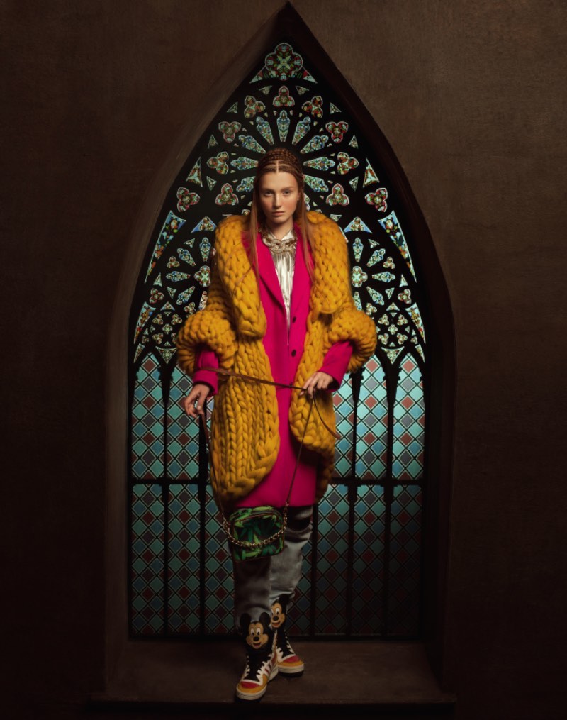 IQON é o nome do resultado de mais um fenomenal ensaio fotográfico coordenado por Andrey Yakovlev & Lili Aleeva. Aqui eles usam da iconografia da igreja ortodoxa russa como inspiração para um sessão de fotos de moda. E a gente adorou o resultado final.