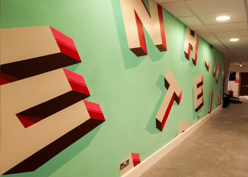 Peter Roden é um designer gráfico lá de Londres que está estudando design gráfico na London College of Communication. Apesar de ainda estar estudando, o portfólio que você vai ver nas imagens abaixo é bem interessante e mostra uma variedade de estilos que me chamou muito a atenção.