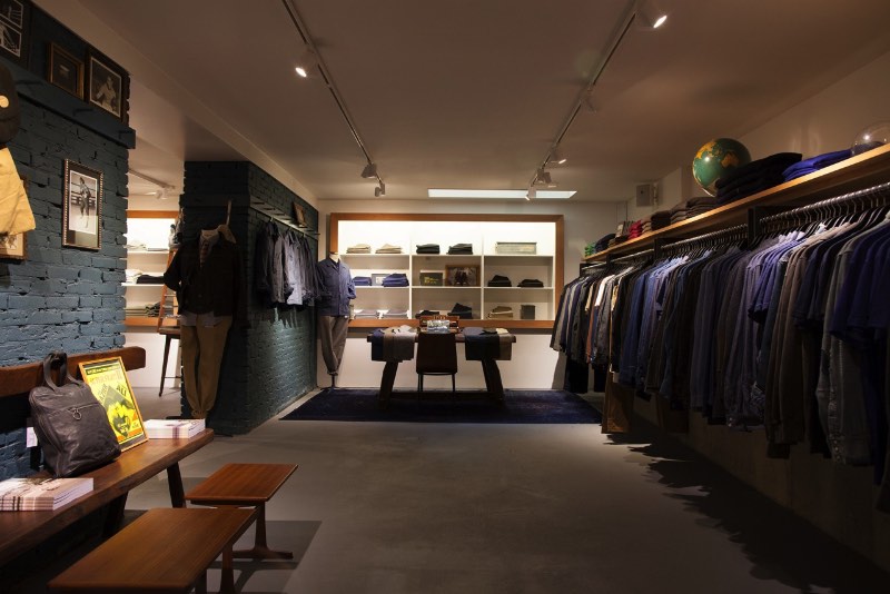 Joachim Baan é um designer holandês com um trabalho de design que ele resolveu chamar de criatividade elegante. E esse termo surgiu baseado na sua filosofia estética particular que supera qualquer disciplina e meio. 