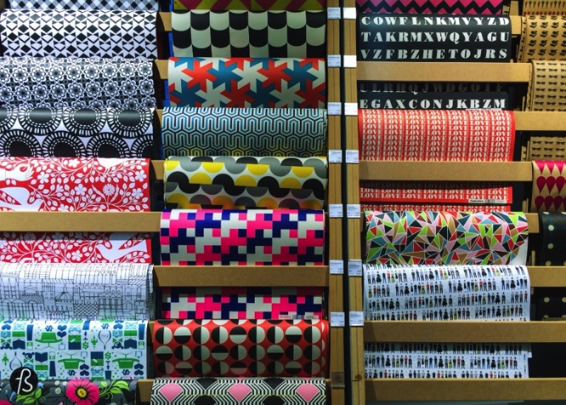 Modulor pode ser facilmente descrito como um pedaço do paraíso para designers, arquitetos e todos os fãs de artesanato. Tudo isso porque a Modulor oferece uma enorme variedade de produtos que superam os 30 mil items. Ou seja, esqueça aquela loja de shopping que você vai de vez em quando olhar canetas e cadernos, a Modulor é um outro patamar e eu sempre levo todos meus amigos designers nessa loja quando eles visitam Berlin.