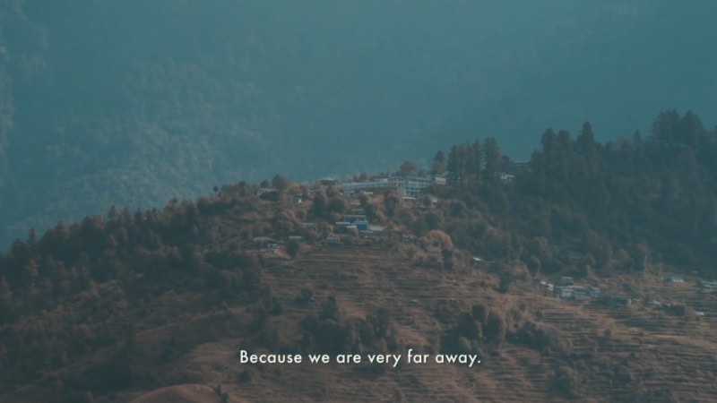 Se você é daquele tipo de pessoa que não consegue sobreviver sem uma conexão a internet, Hiking for Emails vai ser um filme de terror. Esse curta metragem dirigido por Clemens Purner, conta a história de Mahabir Pun que tinha que caminhar por quase 2 dias para conseguir chegar a uma conexão wi-fi no Nepal.