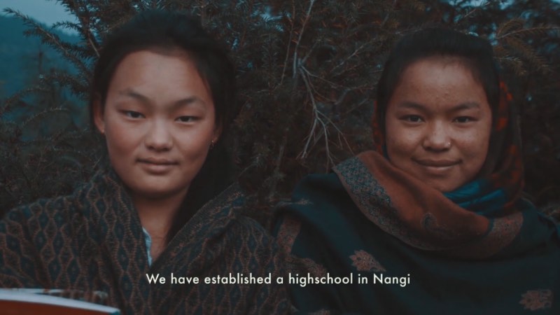 Se você é daquele tipo de pessoa que não consegue sobreviver sem uma conexão a internet, Hiking for Emails vai ser um filme de terror. Esse curta metragem dirigido por Clemens Purner, conta a história de Mahabir Pun que tinha que caminhar por quase 2 dias para conseguir chegar a uma conexão wi-fi no Nepal.