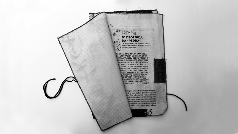 Senhora d'Arga é um projeto comunitário liderado pela artista protuguesa Luísa Manso e esse projeto tem a finalidade de redescobrir as tradições da região de Serra d'Arga. Localizada no norte de Portugal, Serra d'Arga é famosa pela suas tradições textêis de bordado e tecelagem. Foi assim que surgiu o jornal feito de tecido chamado de 100% d'Arga.