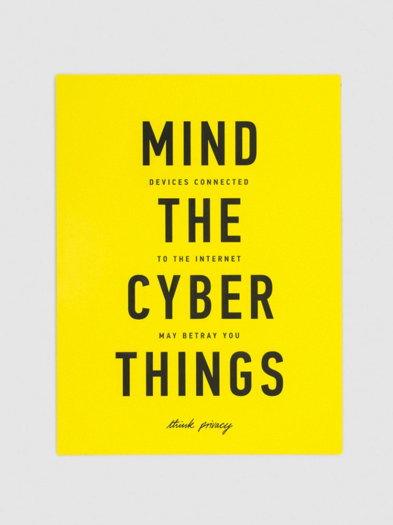 Think Privacy é uma coleção de posters criados pelo pessoal da Privacy Gift Shop lá de Nova Iorque. A ideia por trás desses posters era promover uma maior consciência sobre a privacidade online no seu escritório ou mesmo em casa. Cada poster vem com uma cor diferente e chamam a atenção para temas como privacidade, meta data e vigilância permanente. 