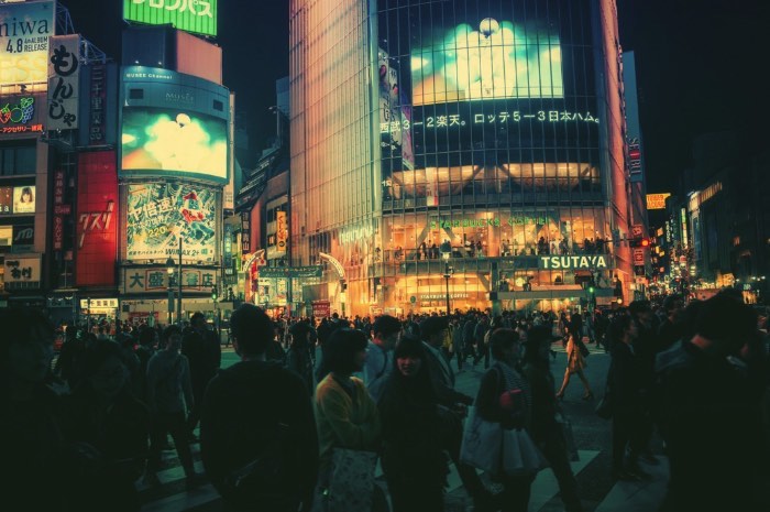 Masashi Wakui é um fotógrafo japonês cujo trabalho de fotografia é repleto de belíssimos retratos noturnos de Tóquio. A capital japonesa nunca pareceu tão cinematográfica quanto nas fotos que você vai ver aqui