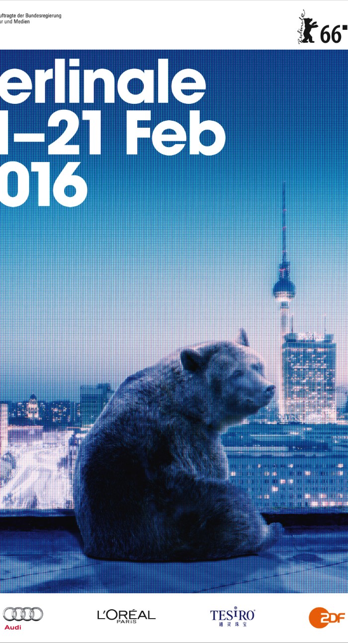 Para o 66th International Film Festival de Berlin, a famosa Berlinale 2016, ursos invadiram a cidade junto com dezenas de atores, diretores e celebridades. Uma ótima brincadeira com o troféu de uma das premiações de cinema mais famosas da Europa, o Urso de Ouro. Também conhecido como Goldener Bär em alemão.