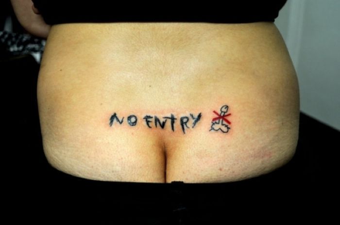 Lukas Musil é um artista, também conhecido como MUSA, que trabalha com várias coisas diferentes mas esse artigo aqui vai ser sobre seu trabalho de tatuagens. Já que elas são tão diferentes que fica difícil não falar sobre elas depois de passar os olhos no seu portfólio.
