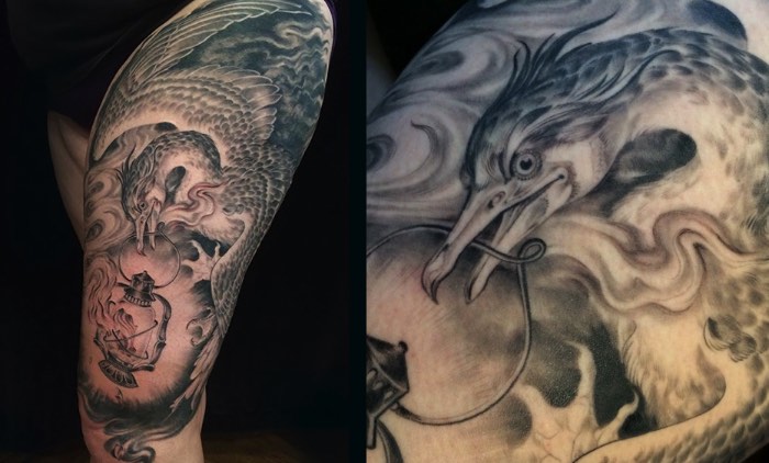 O que mais me chamou a atenção nas tatuagens feitas por Stephanie Brown é o estilo visual que me lembrou muito as ilustrações de antigos livros sobre a fauna e a flora do planeta. Os desenhos que ela faz permanentemente na pele de seus clientes me fez voltar a um tempo onde enciclopédias habitavam as prateleiras das casas e era lá que você aprenderia sobre os animais e as plantas. São ilustrações clássicas e atemporais que, espero, fiquem tão bem na pele das pessoas em 30 anos quanto hoje.