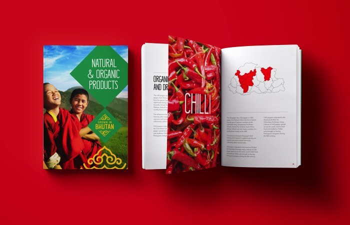 O Brand Bhutan Project começou com um extensivo trabalho de imersão e análise por parte da equipe da FutureBrand lá no Butão. Foi assim que começou o projeto cujas imagens você vai poder ver logo abaixo. E essa imersão existiu com a finalidade de entender melhor esse país, sua cultura e como ele poderia ser apresentado ao mundo de forma representativa. 