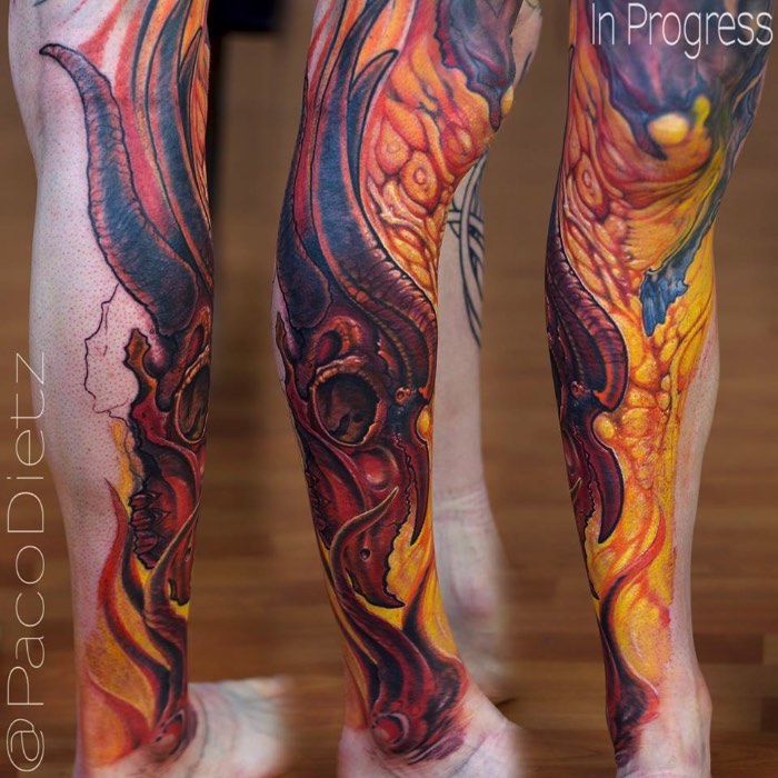 Existem muitos tatuadores especializados em tatuagens biomecânicas e o Dietz Tattoo é um dos melhores quando se trata desse assunto. Seu trabalho se destaca do que vejo por ai por culpa do brilho das suas cores, suas formas surrealistas que mais lembram músculos humanos sendo removidos do seu contexto e depois derretidos como se não fossem nada. É interessante ver um tatuador nesse estilo seguindo um visual, ainda que inspirado por Giger, sendo diferente daquele clichê que vemos todos os dias.