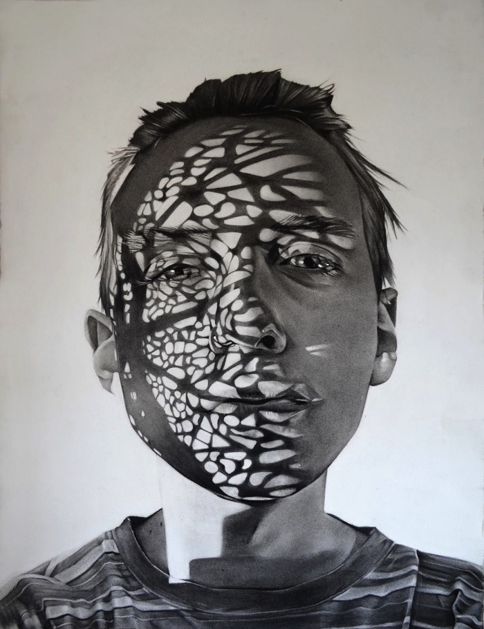 As ilustrações de Dylan Andrews experimentam com a forma de mostrar emoções sem precisar usar expressões faciais, no lugar disso, ele usa uma ênfase na manipulação de luzes e sombras para criar construções dramáticas e atmosferas intensas. Cada um dos retratos criados pelo artista com essa finalidade, acabam mostrando padrões sobrepostos, como se a pessoa que estivesse observando a obra estivesse no lugar de um objeto que está sendo refletido na ilustração. Cada retrato vem com uma máscara de sombras diferente e que, pode ou não, estar construindo ou obstruindo a identidade do retrato. 