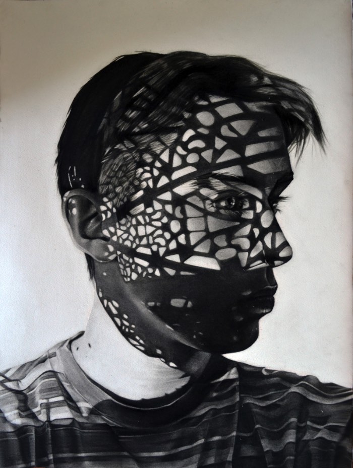 As ilustrações de Dylan Andrews experimentam com a forma de mostrar emoções sem precisar usar expressões faciais, no lugar disso, ele usa uma ênfase na manipulação de luzes e sombras para criar construções dramáticas e atmosferas intensas. Cada um dos retratos criados pelo artista com essa finalidade, acabam mostrando padrões sobrepostos, como se a pessoa que estivesse observando a obra estivesse no lugar de um objeto que está sendo refletido na ilustração. Cada retrato vem com uma máscara de sombras diferente e que, pode ou não, estar construindo ou obstruindo a identidade do retrato. 