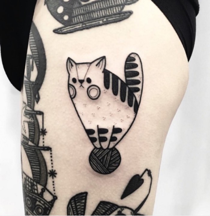 Hugo Tattooer é um tatuador e artista sul coreano que trabalho em um estúdio privado em Seul. Seu trabalho é marcado por desenhos originais que tem um visual bem característico e, também, muito fofo. Tão fofo que passei por todo seu instagram selecionando as fotos que você vai poder ver logo abaixo.