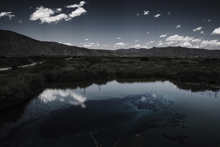 Já acompanho o trabalho de fotografia da Nydia Lilian no Behance tem alguns anos mas fiquei surpreso em saber que nunca publiquei nada dela por aqui. Para resolver isso, acabei selecionando algumas das imagens que ela tem em seu portfolio e acabei focando nas suas fotografias de paisagens.