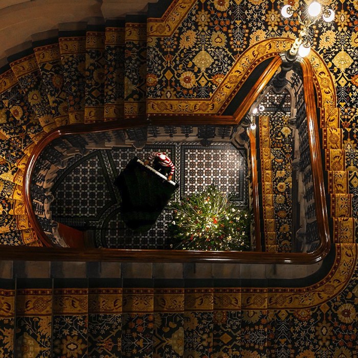 Foi em Londres que surgiu uma versão de Onde esta Wally no Mundo Real e você pode acompanhar tudo direto no instagram @wallyfound. Tudo começou como um tributo, uma homenagem aos livros que fizeram tanto sucesso nos anos noventa e a todo universo visual que veio junto.