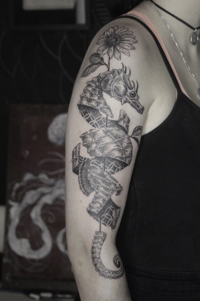 Algumas pessoas podem achar que tatuagens de animais em pedaços podem parecer um pouco macabras mas o trabalho de tatuagem de Ottorino D’Ambra não tem nada disso. E, ele seleciona animais como tema de seu trabalho por considerar que eles são mais próximos de nós do que pensamos. Então, quando ele os dilacera em suas ilustrações, ele quer apenas mostrar o que está escondido dentro deles. O que pode soar bem pesado mas, como pode ser visto nas imagens abaixo, não tem nada disso.
