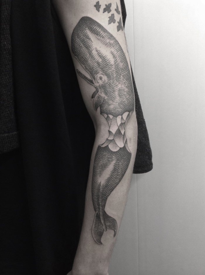 Algumas pessoas podem achar que tatuagens de animais em pedaços podem parecer um pouco macabras mas o trabalho de tatuagem de Ottorino D’Ambra não tem nada disso. E, ele seleciona animais como tema de seu trabalho por considerar que eles são mais próximos de nós do que pensamos. Então, quando ele os dilacera em suas ilustrações, ele quer apenas mostrar o que está escondido dentro deles. O que pode soar bem pesado mas, como pode ser visto nas imagens abaixo, não tem nada disso.