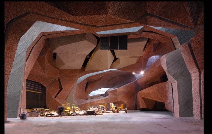 Baseado no Tenerife, o arquiteto Fernando Menis é o responsável pelo visual fenomenal da CKK Jordanki, sala de concertos feita usando pedaços de tijolos, lá em Torún, na Polônia.