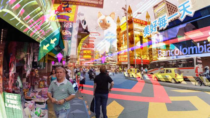 O designer londrino Keiichi Matsuda acabou de lançar um curta metragem bem interessante onde o mundo digital e o mundo físico sem juntaram para criar o que ele chamou de hyper realidade. Nesse mundo de ficção científica, a realidade aumentada tomou conta de tudo e de todos e parece ter sido levada a extremos quase perigosos.