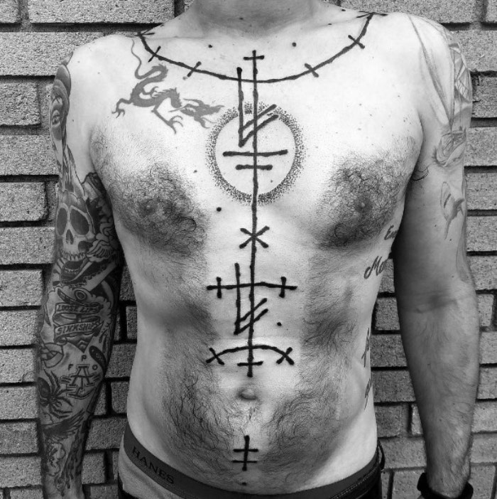 Watson Atkinson desenvolveu inúmeros estilos de tatuagem, usando apenas a cor preta, através de muitos anos e com base na alquimia, na geometria sagrada, nos círculos criados por alienígenas nos campos do mundo e nas tradições folclóricas que ele viu pelo mundo. É assim que ele contribui para o crescimento do mundo da tatuagem. Através de uma busca perpétua e progressiva em direção a algo novo e a uma colaboração com pessoas.