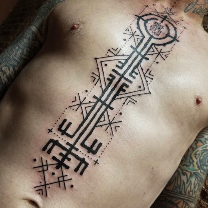 Watson Atkinson desenvolveu inúmeros estilos de tatuagem, usando apenas a cor preta, através de muitos anos e com base na alquimia, na geometria sagrada, nos círculos criados por alienígenas nos campos do mundo e nas tradições folclóricas que ele viu pelo mundo. É assim que ele contribui para o crescimento do mundo da tatuagem. Através de uma busca perpétua e progressiva em direção a algo novo e a uma colaboração com pessoas.