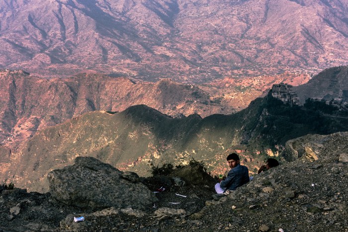 Yumna Al-Arashi é uma fotógrafa americana que tem um projeto fotográfico especial focado em retratar a beleza do Yemen, com uma atenção especial a força das mulheres do país.