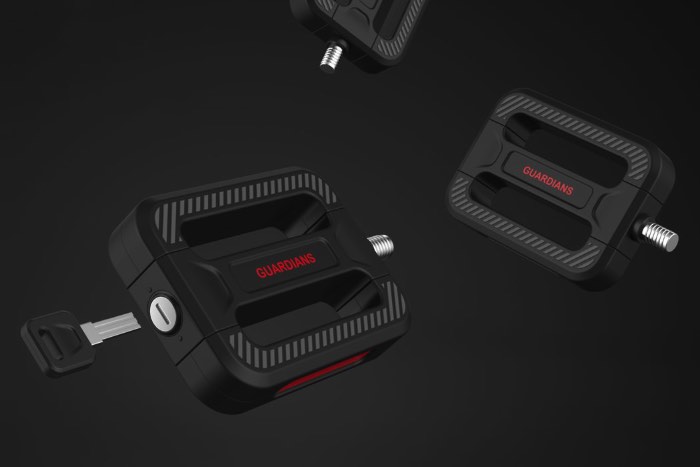 O Bicycle Guardians funciona de forma simples. O pedal da sua bicicleta tem o mesmo visual de antes mas, agora, ele tem uma parte que roda sobre um eixo e que vira em direção a estrutura da bicicleta e serve como uma trava naquele local, segurando o pedal na estrutura e na roda da bicicleta. A única coisa que muda no formato do pedal é a presença de uma fechadura. Só isso. 